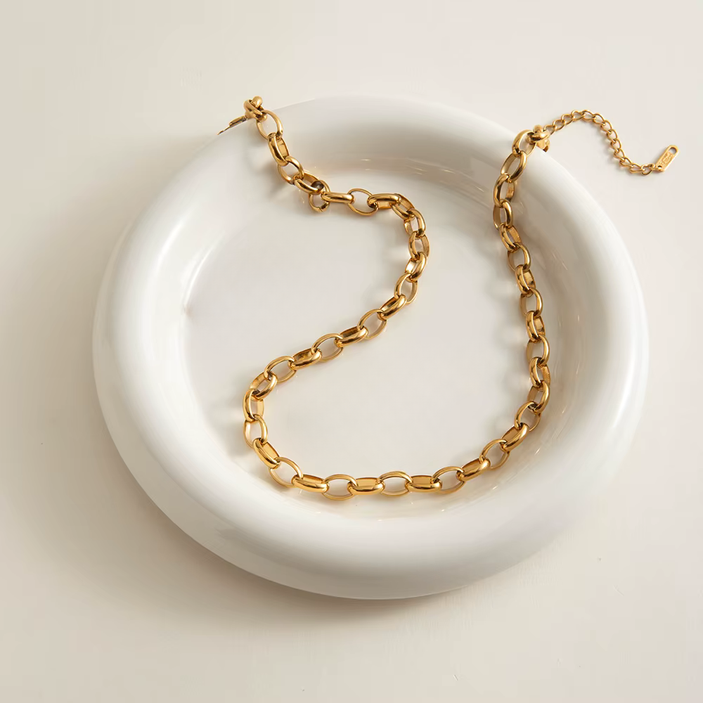 Maglia Classica Necklace by Calvéra – gold chain necklace with medium interlinked rings