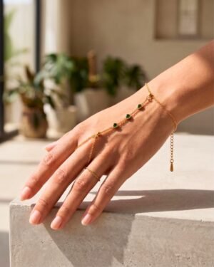 Linea Smeraldo Hand Chain