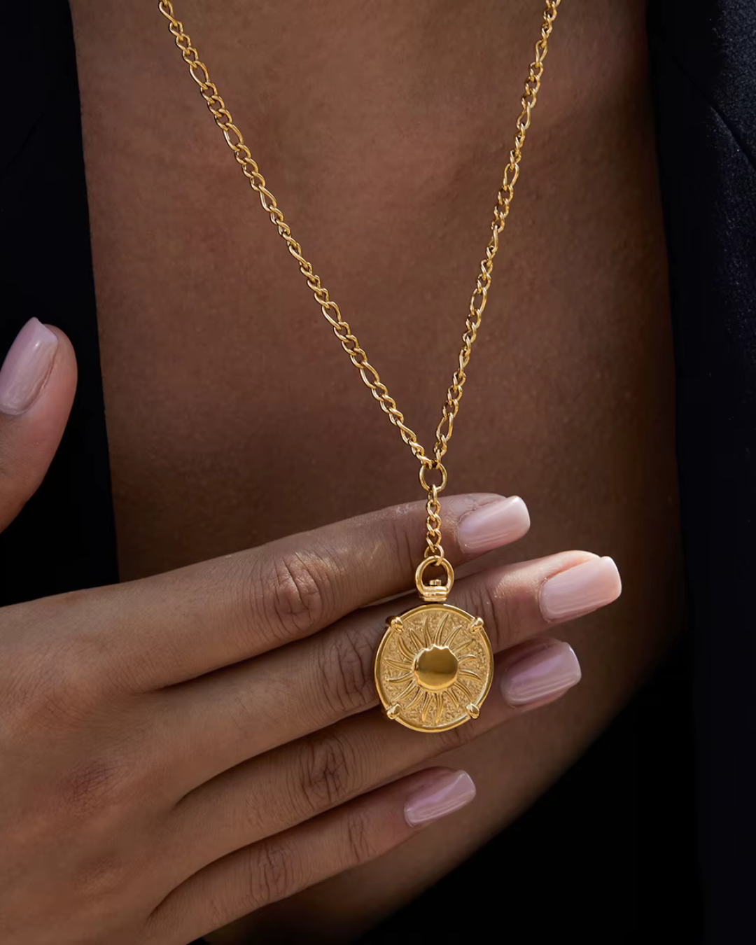 Sole Medaglia Necklace