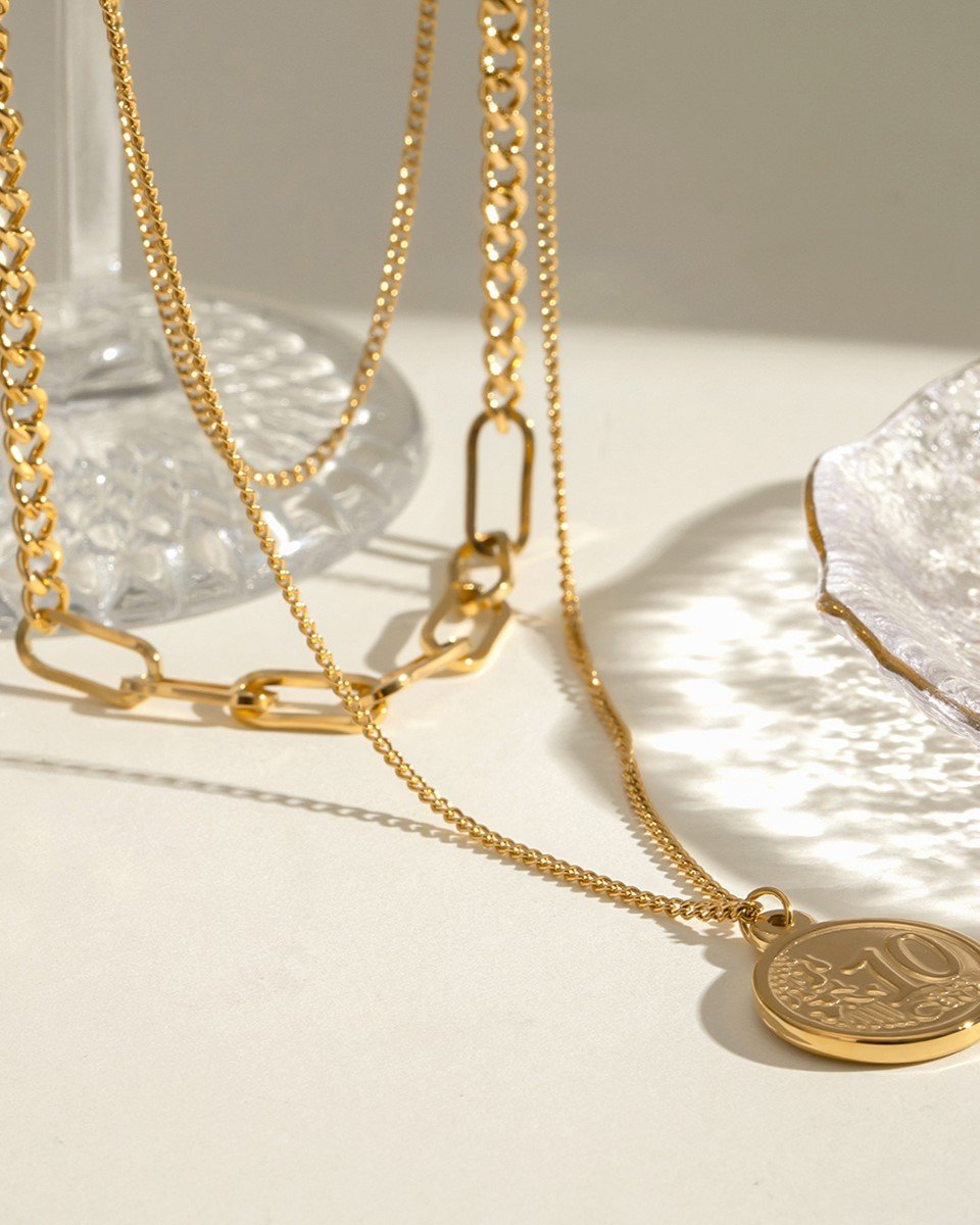 Moneta Tre Strati Necklace